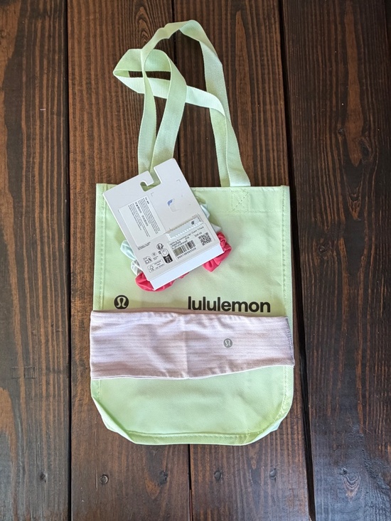 ✨ Lululemon Accessory Lot NWT Logo Charm Scrunchies Luxtreme Headband Tote